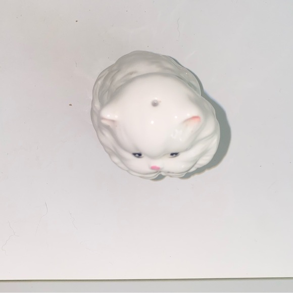 Vintage White Persian Cat Salt & Pepper Shaker Set - Picture 8 of 15